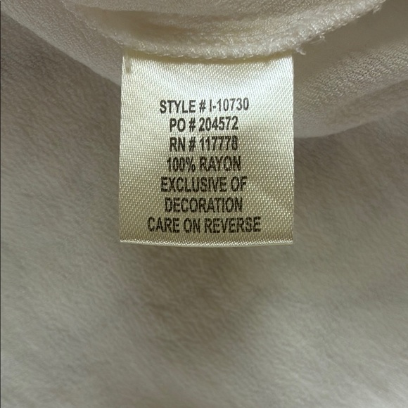 Anthropolgie Dragonfly White V-Neck Women's Blouse Top with Black Trim Medium - Picture 6 of 6